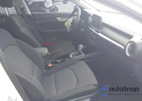 2024 Kia Forte Lxs z USA, uszkodzony, nr VIN 3KPF24AD2RE826334